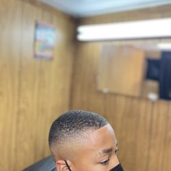 Executive Cuts Barber Studio - Executive produce fresh cuts.