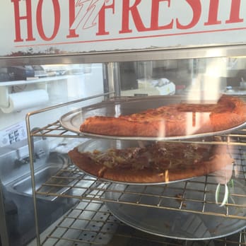 Smug's Pizza - Pizza Near Me - Eureka, California