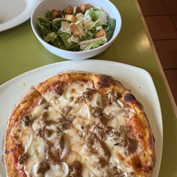 Flippers Pizza - Pizza and salad - Pizza Near Me - Kissimmee, Florida Flippers Pizza - Pizza and salad - Pizza Near Me - Kissimmee, Florida