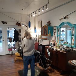 Gentlemen’s Chair - Brenda and her staff are Master Stylists with many years experience!!