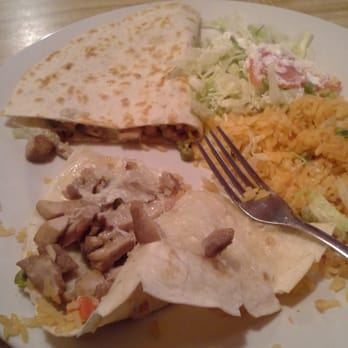 La Cabana - I couldn't/didn't want to finish this bland unseasoned quesadilla. Now I know why the parking lot was empty. - Mexican Near Me - Richmond, Virginia La Cabana - I couldn't/didn't want to finish this bland unseasoned quesadilla. Now I know why the parking lot was empty. - Mexican Near Me - Richmond, Virginia