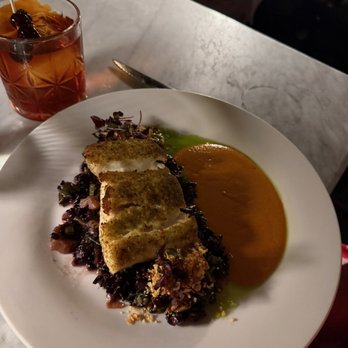 1928 Beacon Hill - Herb-crusted halibut - American Near Me - Boston, Massachusetts