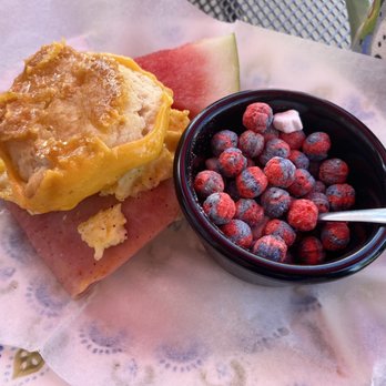 Pinks - Crunch berries as a side! - Coffee & Tea Near Me - Olive Branch, Mississippi