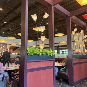 Lucky 32 Southern Kitchen - New American Near Me - Cary, North Carolina