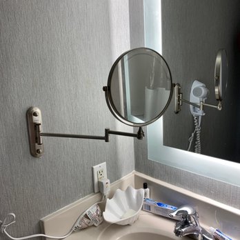 The Spinnaker - Even a make up mirror!!! - Hotels Near Me - Ocean City, Maryland