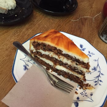 Café Mür - Carrot cake! - Cafeteria Near Me - Madrid, M