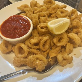 Harbor House Northport - Calamari - American Near Me - Northport, New York