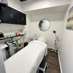 Pine Barbershop & Beauty Lounge