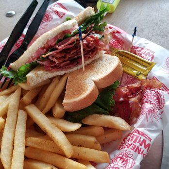 Pineapple Willy's - BLT on the beach - Seafood Near Me - Panama City Beach, Florida Pineapple Willy's - BLT on the beach - Seafood Near Me - Panama City Beach, Florida