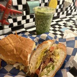 A smoothis and a vegan sandwich