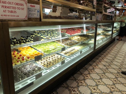 Veniero's Pasticceria & Caffe by null