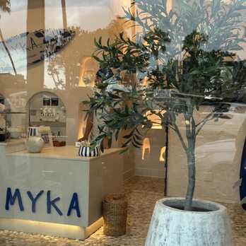 MYKA - Gorgeous interior - Ice Cream & Frozen Yogurt Near Me - San Diego, California