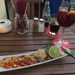 La Pinta - Salmon sashimi with guacamole. Really yummy!