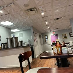 Evelyn's - Interior