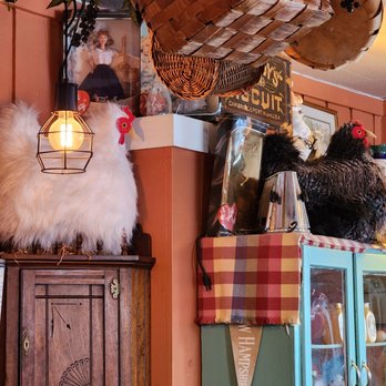 Stairway Cafe - Great atmosphere, super cozy and hearty breakfast. Coffee plentiful and rich. Had special: lobster with fresh spinach Benedict. - Sandwiches Near Me - North Conway, New Hampshire