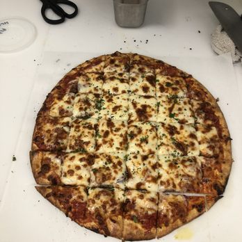 Highlands Restaurant and Lounge 289 - My best pizza - New American Near Me - Galena, Illinois