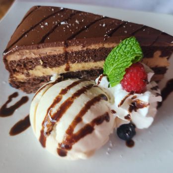 Il Corso - Chocolate Torte - Italian Near Me - Palm Desert, California Il Corso - Chocolate Torte - Italian Near Me - Palm Desert, California