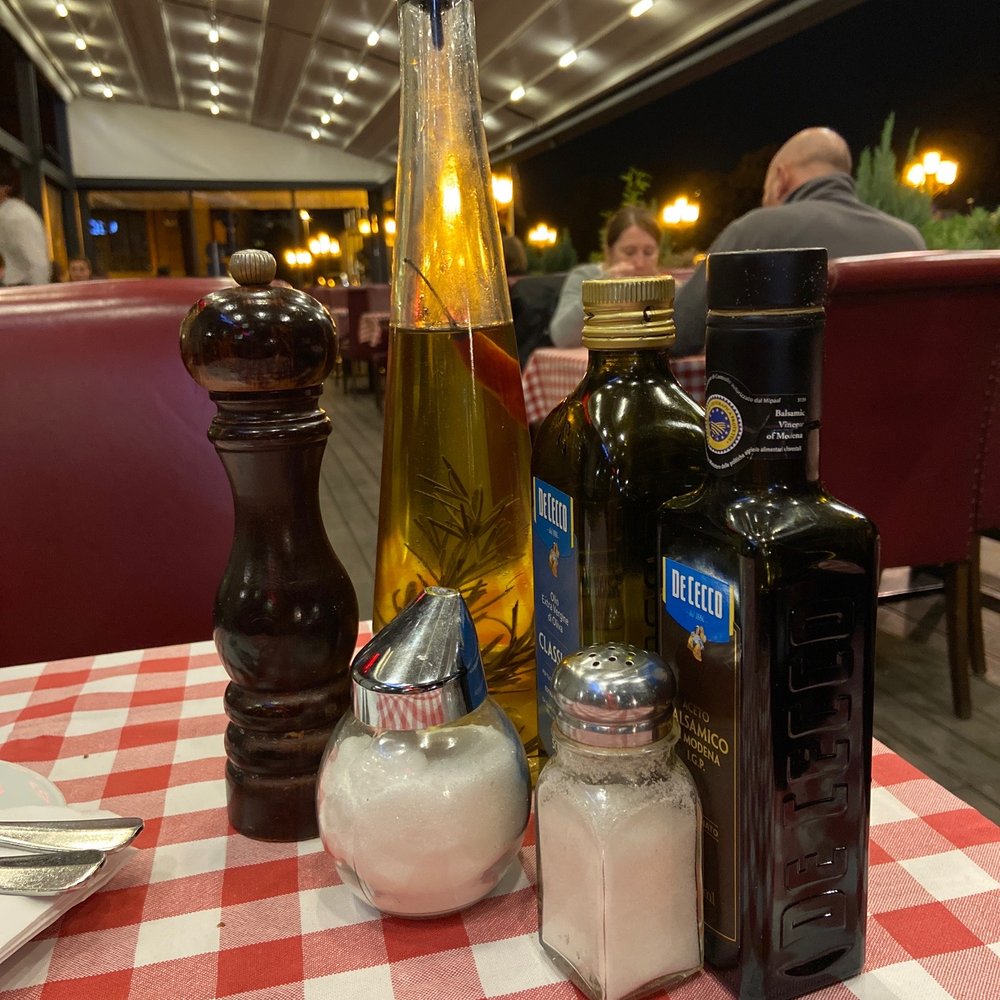 Piazza Rossa - Italian Near Me - Berlin, BE Piazza Rossa - Italian Near Me - Berlin, BE