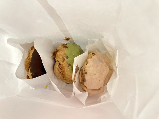 Beard Papa's by null