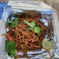 Panda's Thai Food Truck - Pad Thai