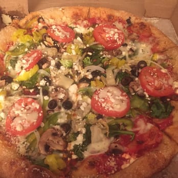 Mellow Mushroom Charlottesville - Mega veggie sans tofu - Pizza Near Me - Charlottesville, Virginia