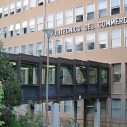Politecnico del Commercio - La facciata dell'edificio