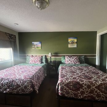 Big Bear Lodge - Hotels Near Me - Alpena, Michigan