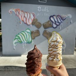 Perfect cones for a hot day! Left: Chocolate dipped with strawberry ice cream. Right: Caramel ice cream :)
