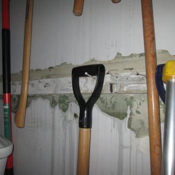 Long Island Home Inspections - Sometimes having an inspection on a rainy day is a good thing. Although this leak is in the middle of a wall, it is from a l... - Home Inspectors Near Me Long Island Home Inspections - Sometimes having an inspection on a rainy day is a good thing. Although this leak is in the middle of a wall, it is from a l... - Home Inspectors Near Me