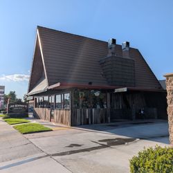 Joe Schmoe's - Exterior