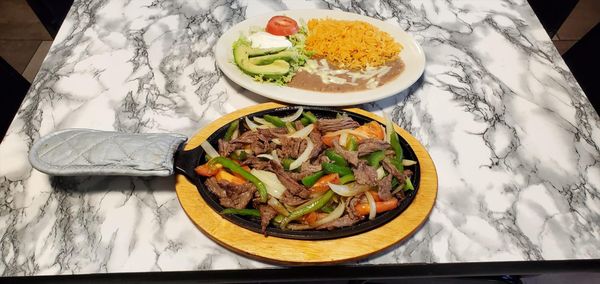 Laura's Cocina by null