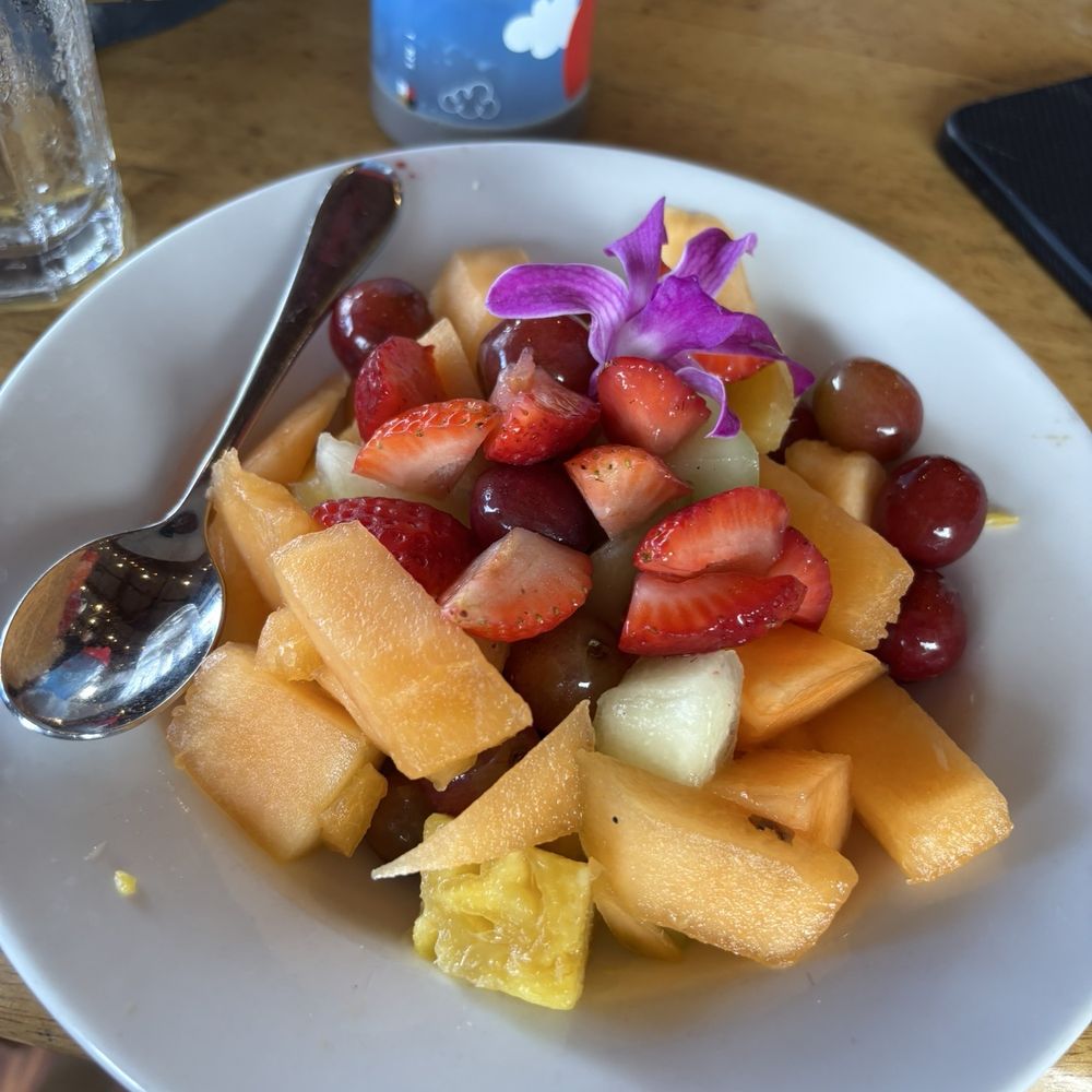 plate FRESH FRUIT