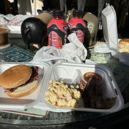 Brisket sandwich with Mac n cheese Brisket sandwich with Mac n cheese