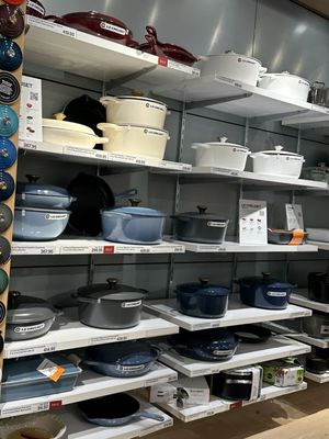 Crate & Barrel by null