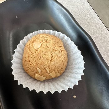Bep Co Tham - KN Kitchen - Almond cookie - Vietnamese Near Me - Austin, Texas Bep Co Tham - KN Kitchen - Almond cookie - Vietnamese Near Me - Austin, Texas