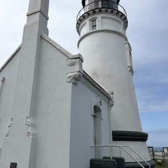 Umpqua River Lighthouse Museum - Museums Near Me - Winchester Bay, Oregon