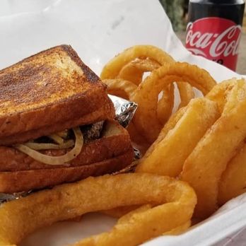 Warren's Cafe - Grilled cheese burger - American Near Me - Hoschton, Georgia