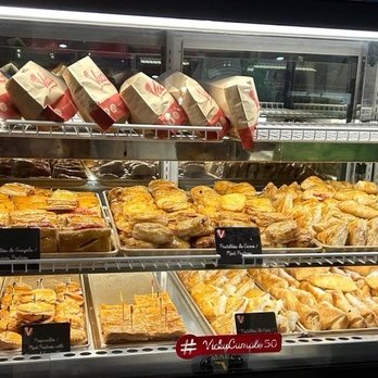 Vicky Bakery - Pastel de Guava Pastel de Carne (Beef) Pastel de Queso Pastel de Guava y Queso Pizza Pastel - Bakeries Near Me - Hollywood, Florida