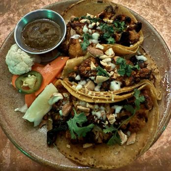 Cara Cara - Chipotle Cauliflower tacos - New American Near Me - Los Angeles, California Cara Cara - Chipotle Cauliflower tacos - New American Near Me - Los Angeles, California