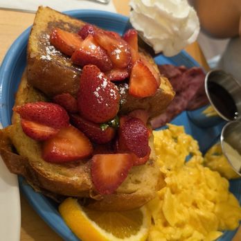 Café Kaila - Combo French Toast and Eggs and Meat - Breakfast & Brunch Near Me - Honolulu, Hawaii Café Kaila - Combo French Toast and Eggs and Meat - Breakfast & Brunch Near Me - Honolulu, Hawaii