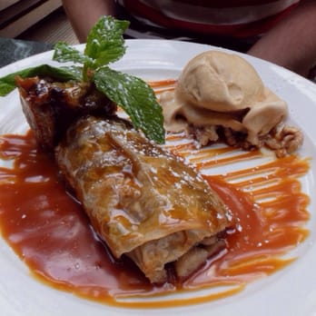 Juliette Restaurant - Dessert with caramel au Beurre salé - Bars Near Me - Brooklyn, New York