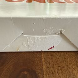 Dunkin' - Donut box was unsealed