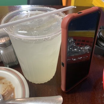 Taqueria El Mante - I took a picture of my lemonade cup, because it was larger and wider than most - Mexican Near Me - San Benito, Texas Taqueria El Mante - I took a picture of my lemonade cup, because it was larger and wider than most - Mexican Near Me - San Benito, Texas