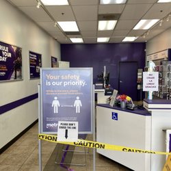 Metro By T-Mobile - Front Of The Store
