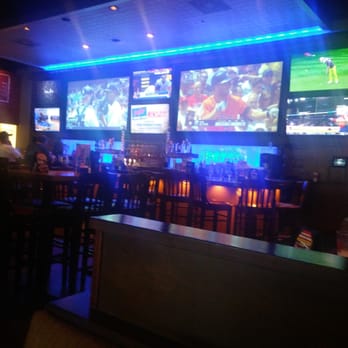 Glory Days Grill - The wall of tv's at the bar - Sports Bars Near Me - Tampa, Florida Glory Days Grill - The wall of tv's at the bar - Sports Bars Near Me - Tampa, Florida
