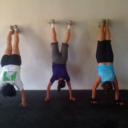 LevelOne Performance + Fitness - Handstand drills