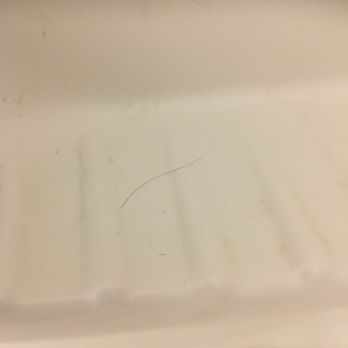 Motel 6 Beaverton - Is that... a hair ?  In the tub ?  And I just go there ? - Hotels Near Me - Beaverton, Oregon