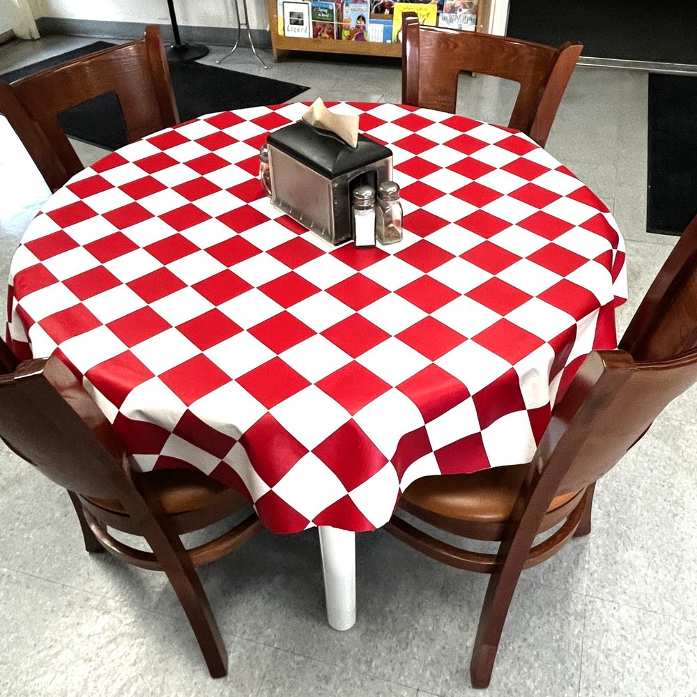 Annie's Pizza Station - Cute tables - Pizza Near Me - Concrete, Washington Annie's Pizza Station - Cute tables - Pizza Near Me - Concrete, Washington
