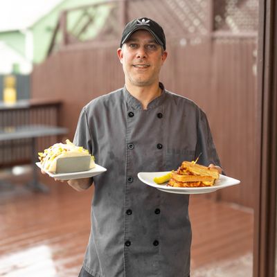 Lakeshore Cafe Bar & Grill by null