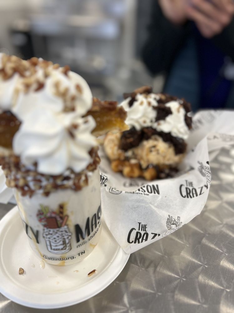 The Crazy Mason Milkshake Bar, Gatlinburg Roadtrippers